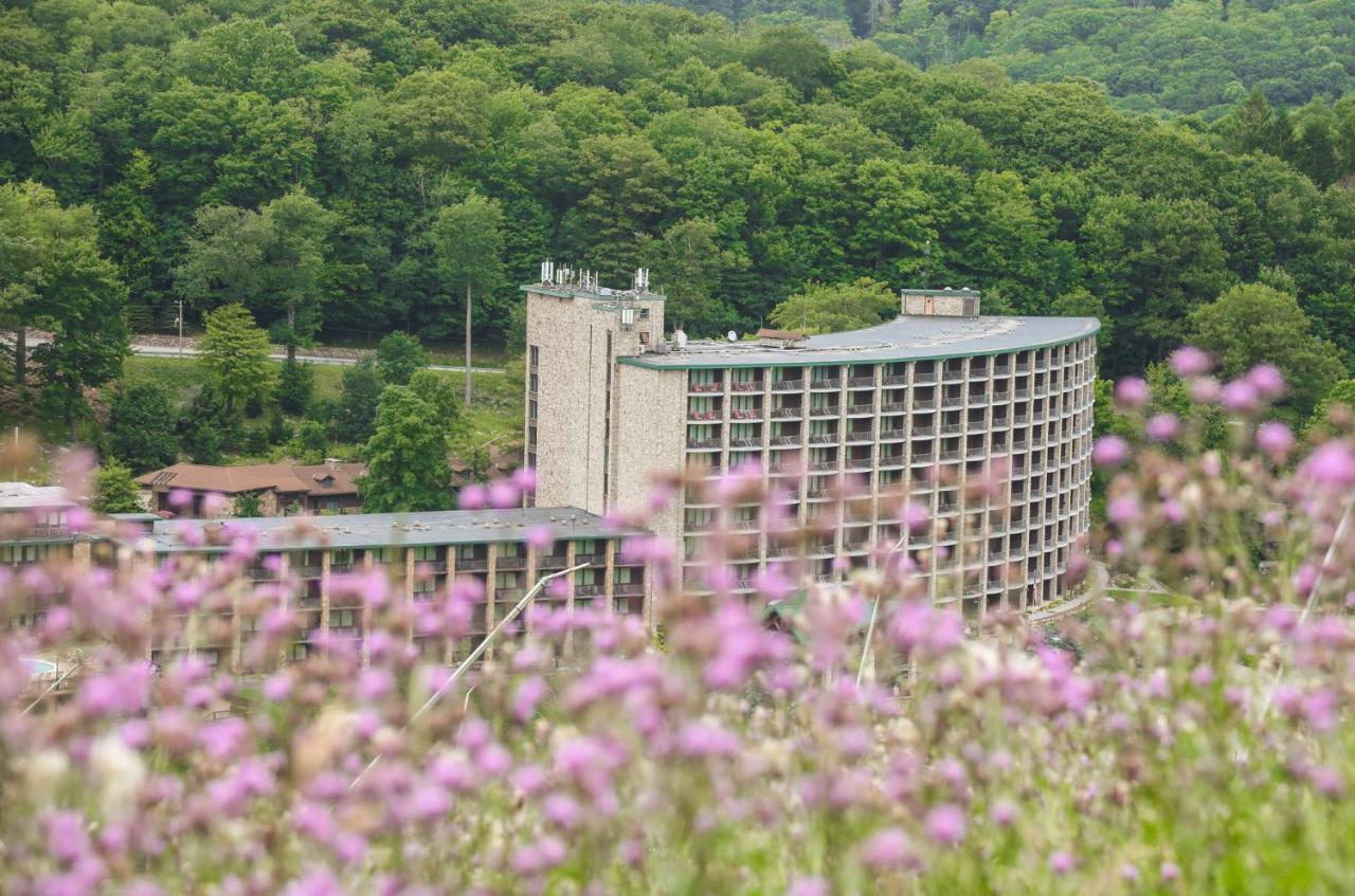 Slopeside Hotel By Seven Springs Resort Champion Exterior photo